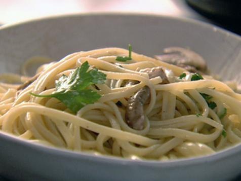 Linguine with Lemon, Garlic and Thyme Mushrooms