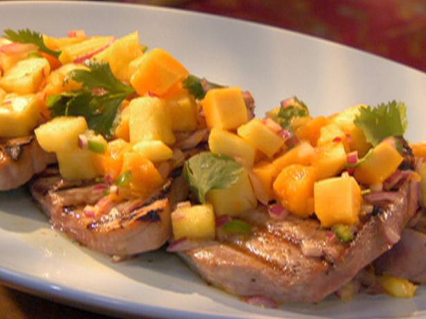 Grilled Tuna with Hot Pineapple-Papaya Salsa_image