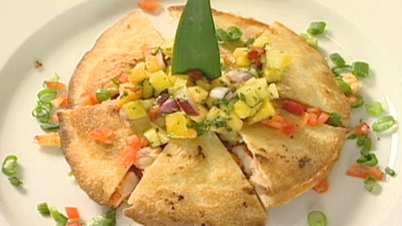 https://food.fnr.sndimg.com/content/dam/images/food/fullset/2007/2/21/0/ry0308_lobsterquesadilla.jpg.rend.hgtvcom.1280.720.suffix/1371585658096.jpeg