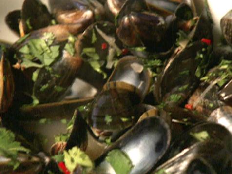 Thai-Flavored Mussels