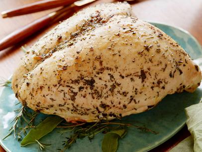 ellie-krieger-herb-roasted-turkey-breast-sweet-potato-hash-recip,ellie-krieger-herb-roasted-turkey-breast-sweet-potato-hash-recipe_s4x3