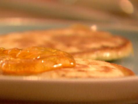 Pancakes with Bacon and Maple Syrup