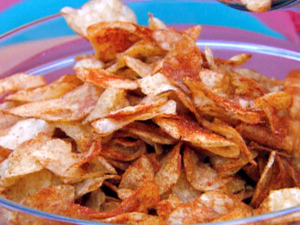 Homemade BBQ Potato Chips with Smoked Paprika_image