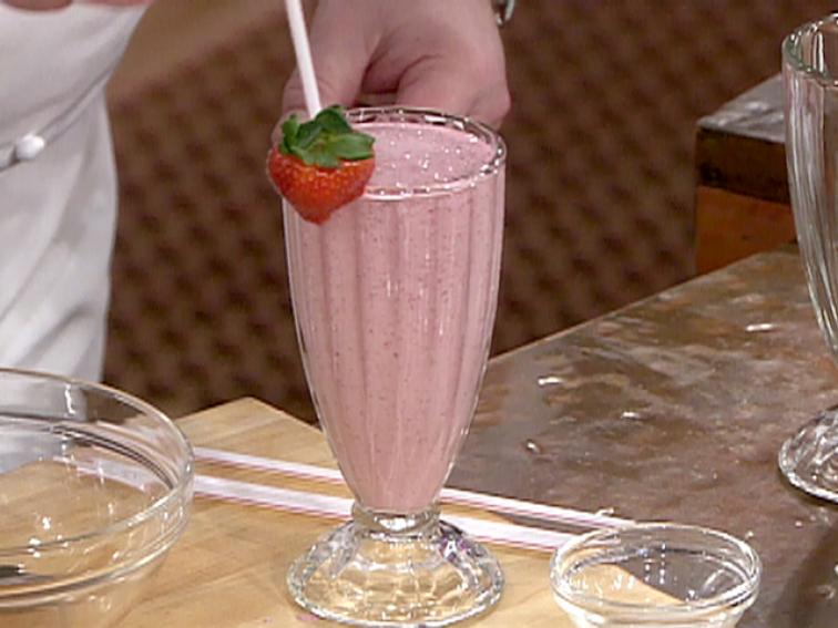 Fresh Strawberry Milkshakes Recipe Food Network   1483736460284 