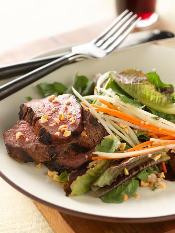 Grilled Steak Papaya Salad
