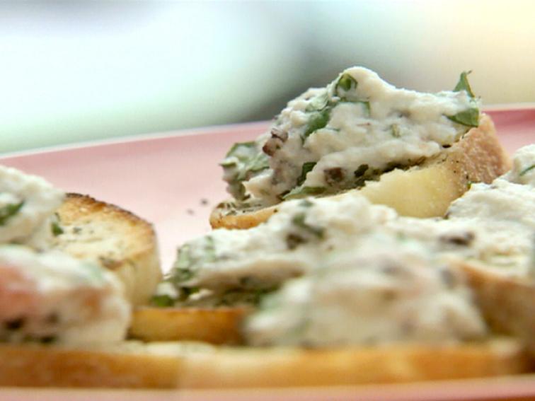 Mediterranean Bruschetta Recipe | Giada De Laurentiis | Food Network