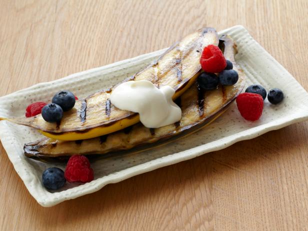 Bobby_Flay_Fit_Grilled_Bananas_with_Maple_Creme Fraiche