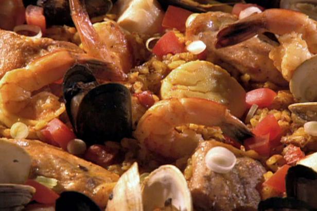 Chicken and Seafood Paella_image