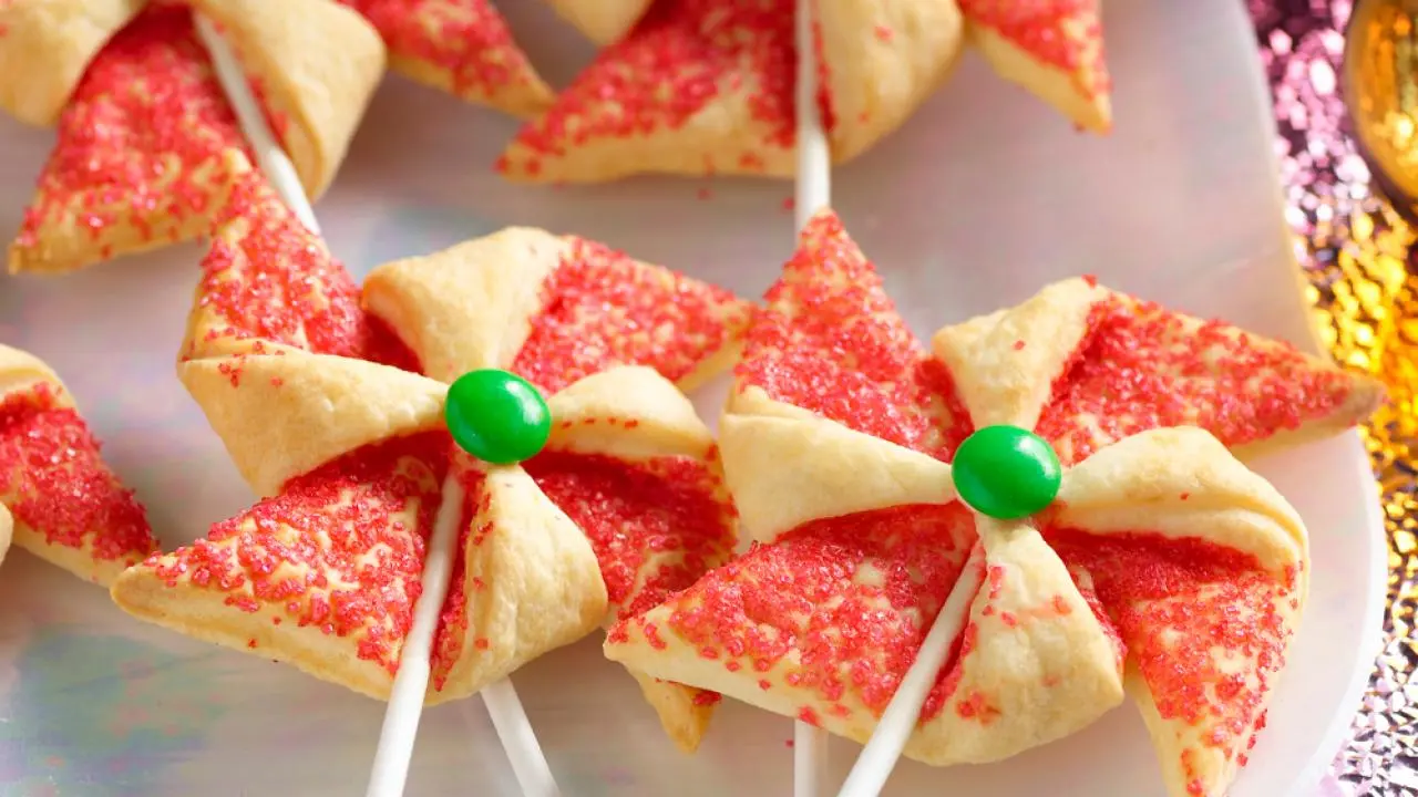 Poinsettia Cookies