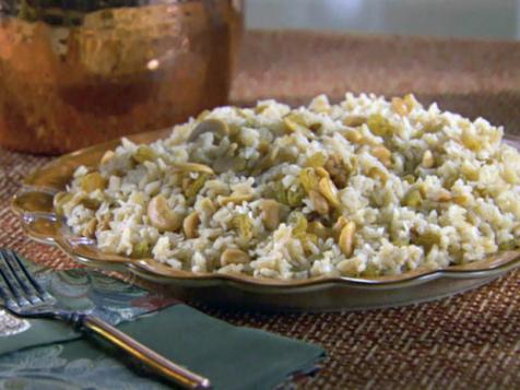 Cashew Rice with Golden Raisins