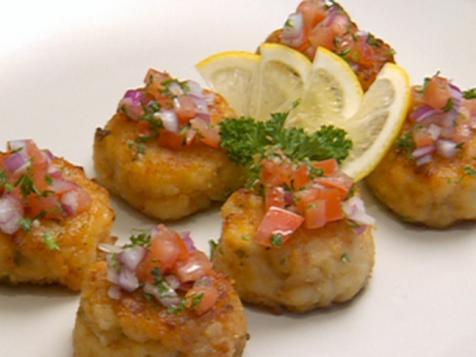 Seafood Cakes with Creme Fraiche Dipping Sauce