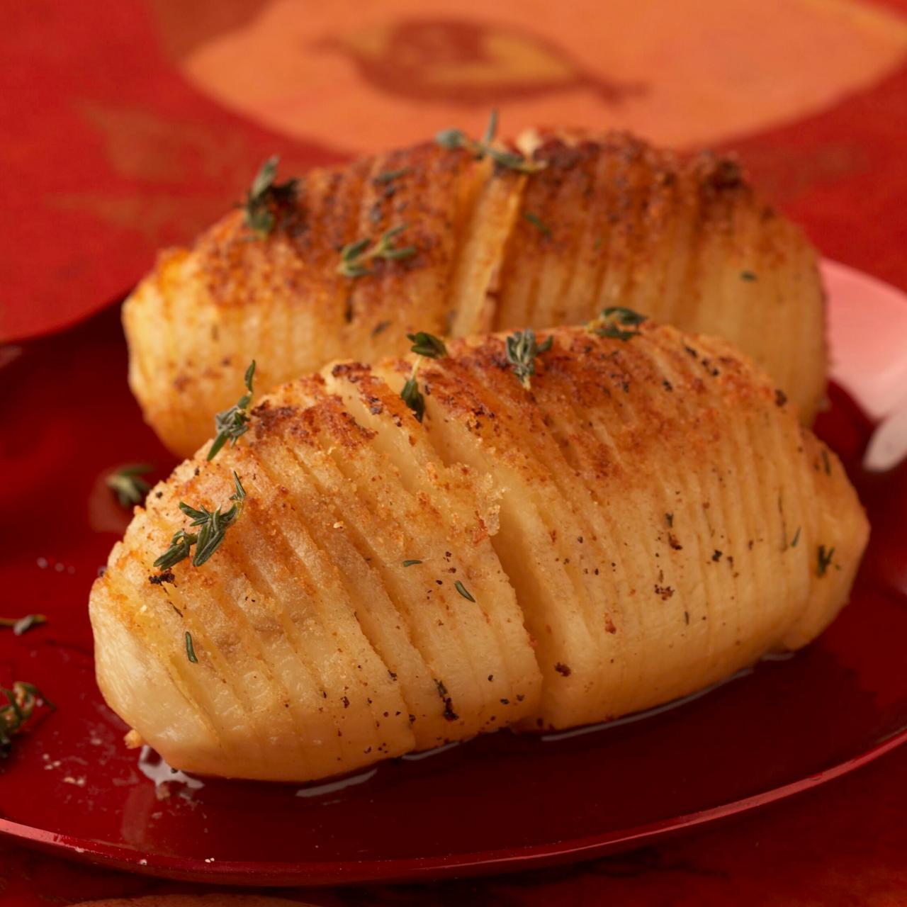 https://food.fnr.sndimg.com/content/dam/images/food/fullset/2008/1/29/0/valentinesday_hasselbackpotatoes.jpg.rend.hgtvcom.1280.1280.suffix/1483736536777.jpeg