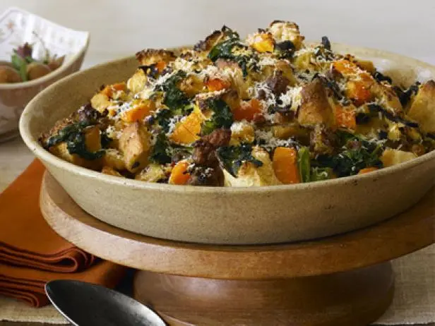 Sausage and Kale Thanksgiving Dressing