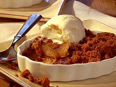 Apple Brown Betty. Alex Guarnaschelli
The Cooking Loft - LF-0107