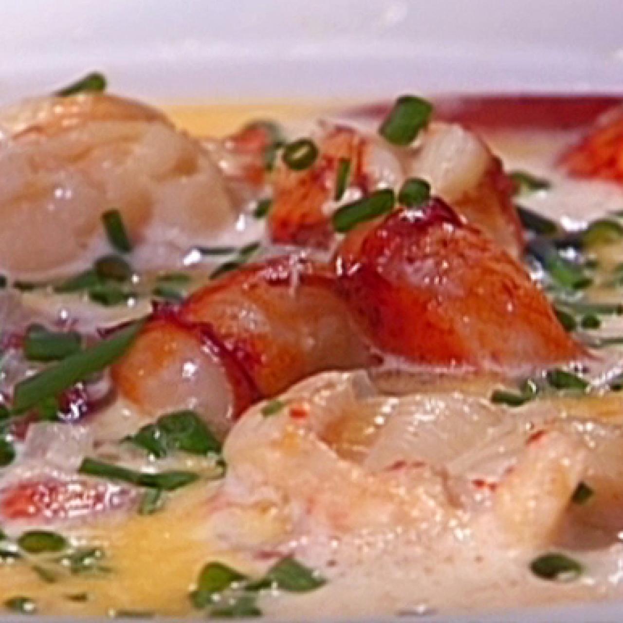 https://food.fnr.sndimg.com/content/dam/images/food/fullset/2008/10/5/0/EM0927_Lobster-Stew.jpg.rend.hgtvcom.1280.1280.suffix/1382993683124.jpeg