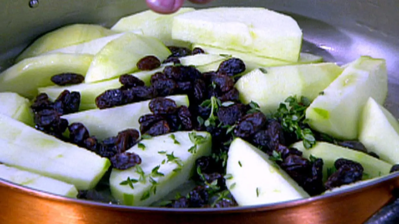 Spiced Apples and Raisins