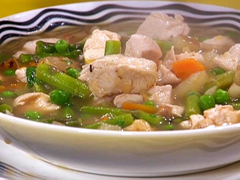 Chicken in a Pot, No Pie. Rachael Ray
TM-1128
30 Minute Meals