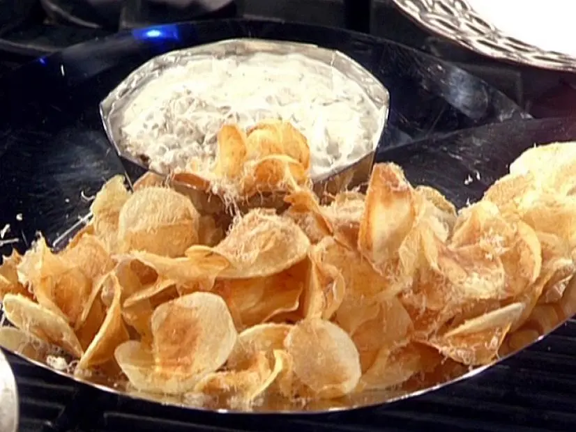 Gruyere Russet Chips. Guy FieriGD-0103Guy Off The Hook