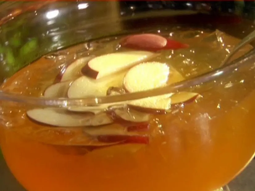 Spiced Hard Cider Punch. Emeril LagasseEssence of EmerilEE-0912, Spiced Hard Cider Punch. Emeril Lagasse
Essence of Emeril
EE-0912