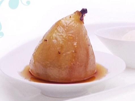Poached Pears in Honey, Ginger and Cinnamon Syrup