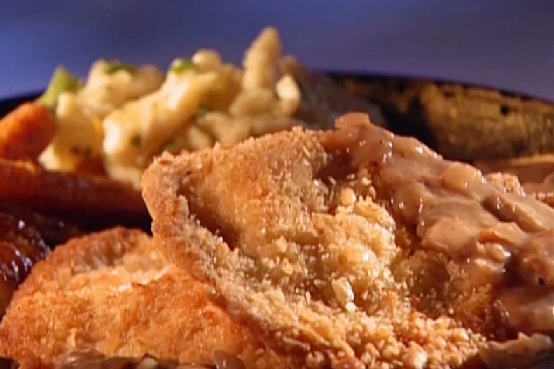 Jagerschnitzel with Bacon Mushroom Gravy. Guy Fieri
Guy's Big Bite
GI0512