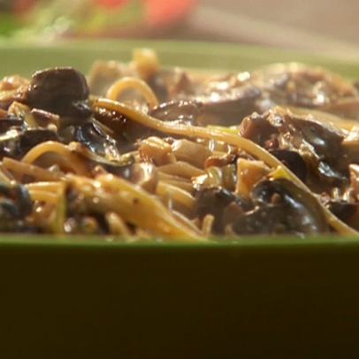 Creamy Mushroom Spaghetti | Recipe Cart | Recipe Cart