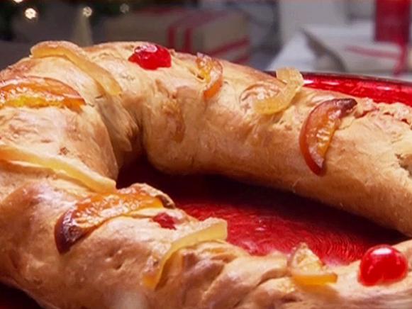 Three Kings Bread - Rosca de Reyes. Ingrid HoffmanSimply DeliciosoIY-0313