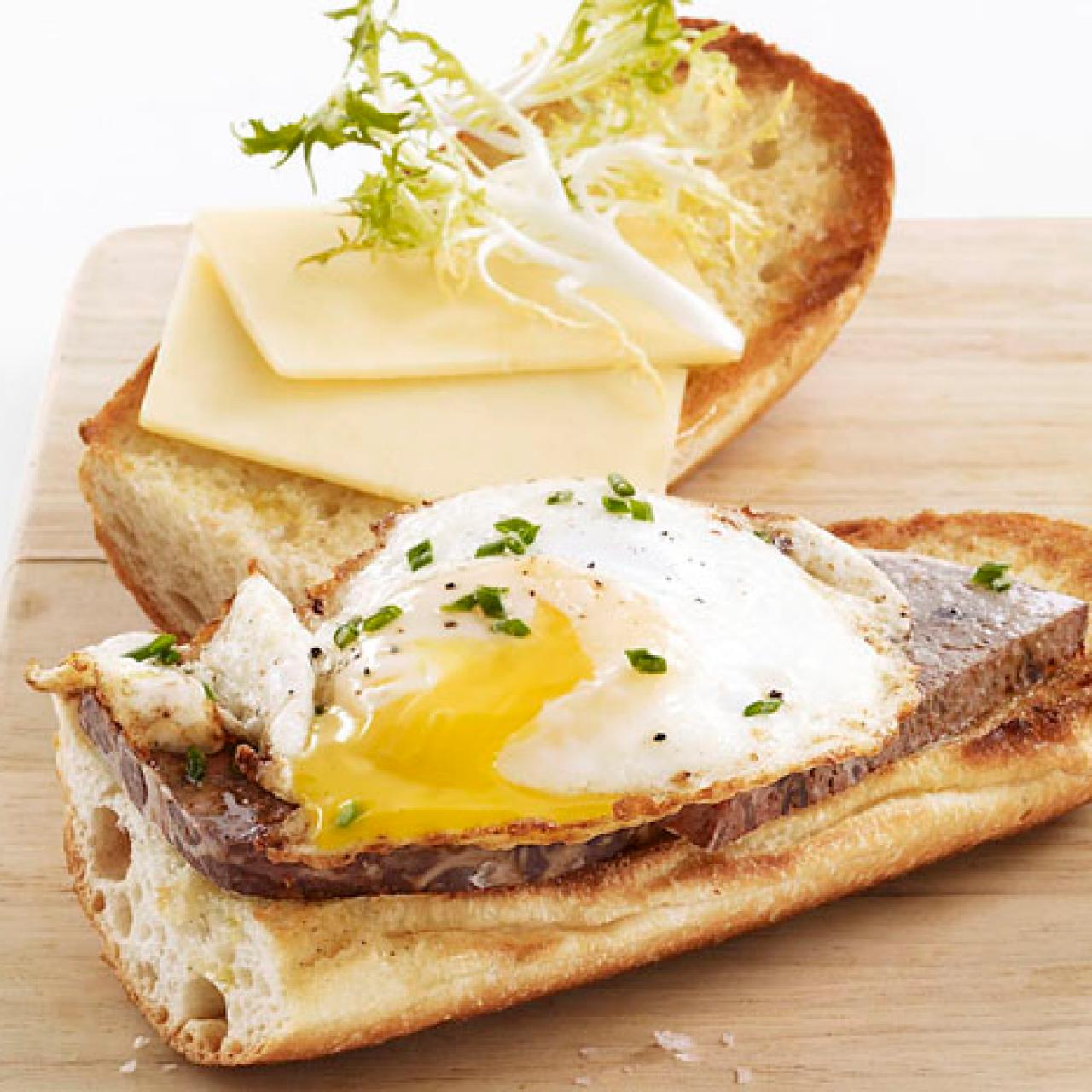 https://food.fnr.sndimg.com/content/dam/images/food/fullset/2008/12/23/1/FNmag_Bistro-Egg-Sandwich_s4x3.jpg.rend.hgtvcom.1280.1280.suffix/1371589616719.jpeg