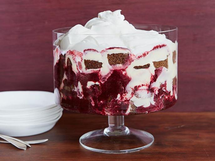 Gingerbread and Lemon Curd Trifle with Blackberry Sauce