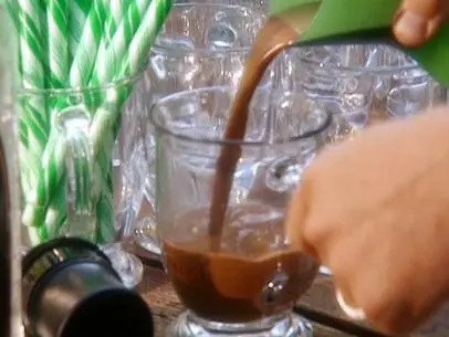 Hot Chocolate with Peppermint Schnapps. Michael ChiarelloEasy Entertaining with Michael ChiarelloMO1C03