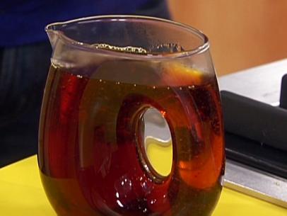 Mulled Maple Syrup. Rachael Ray30 Minute MealsTM-1105