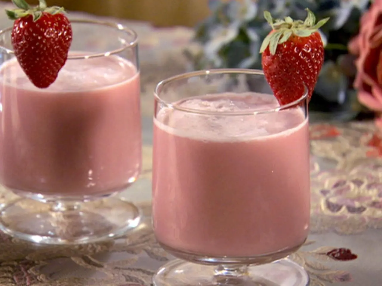 Love Potion Recipe | Sandra Lee | Food Network