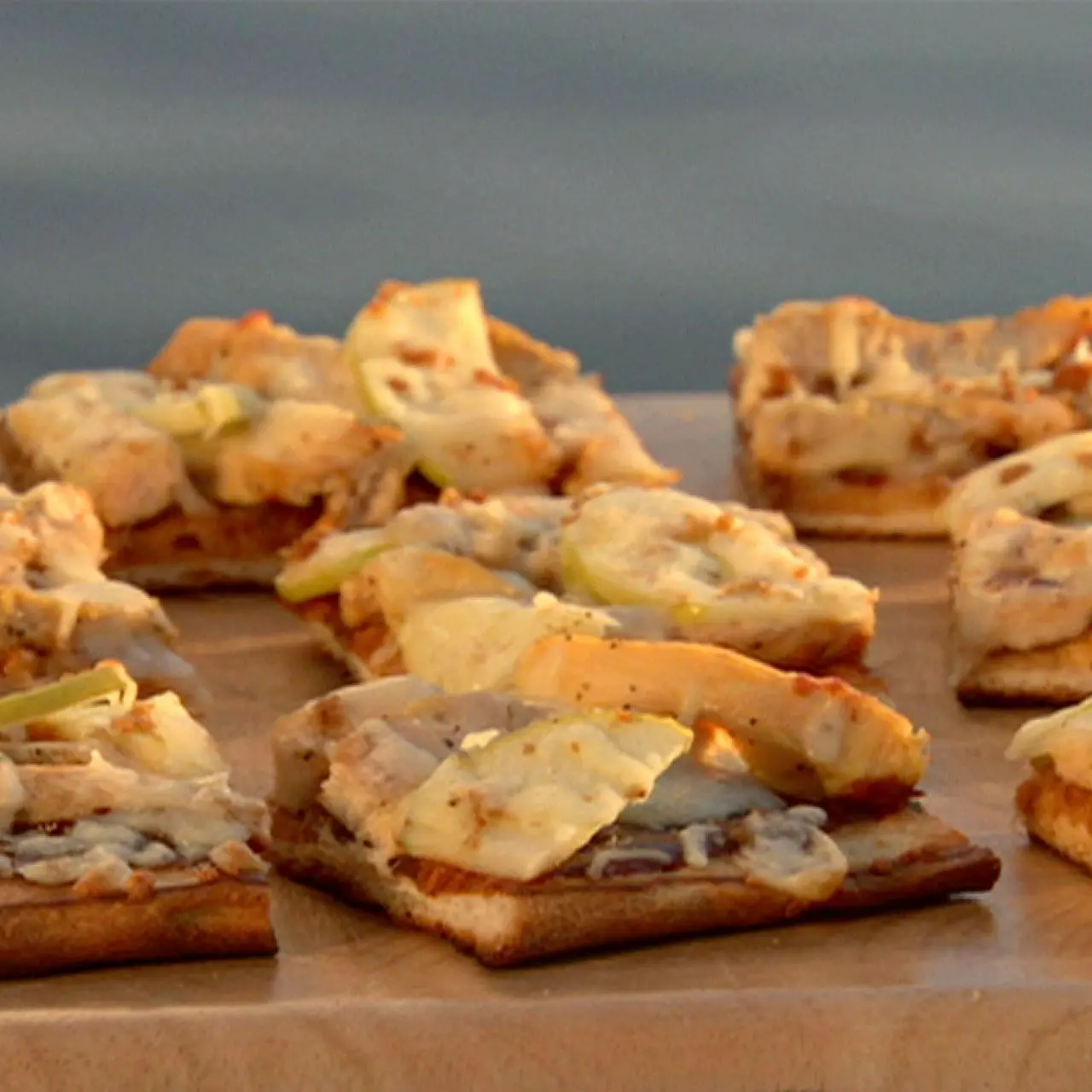 BBQ Chicken Pizza Recipe | Sandra Lee | Food Network