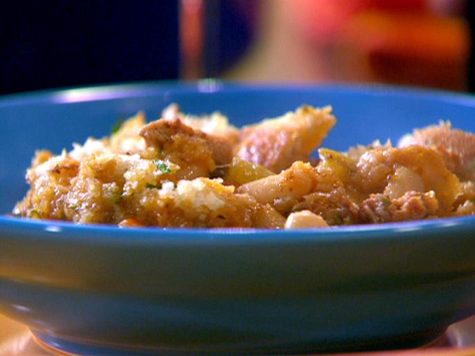 Spicy Sausage, Chicken and Bean Pot Recipe | Rachael Ray | Food Network