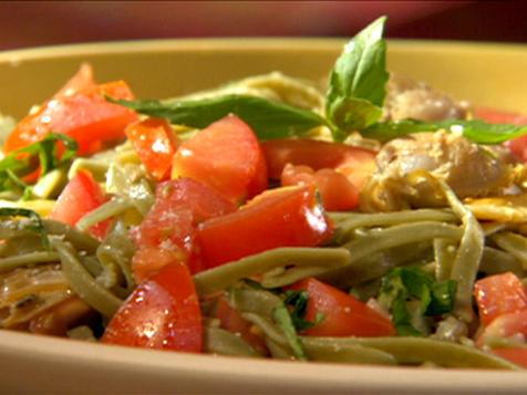 Spinach Fettuccine with Clam-Butter Sauce and Diced Tomatoes
