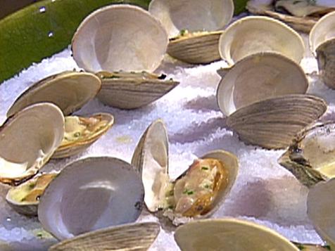 Grilled Clams with Garlic Butter