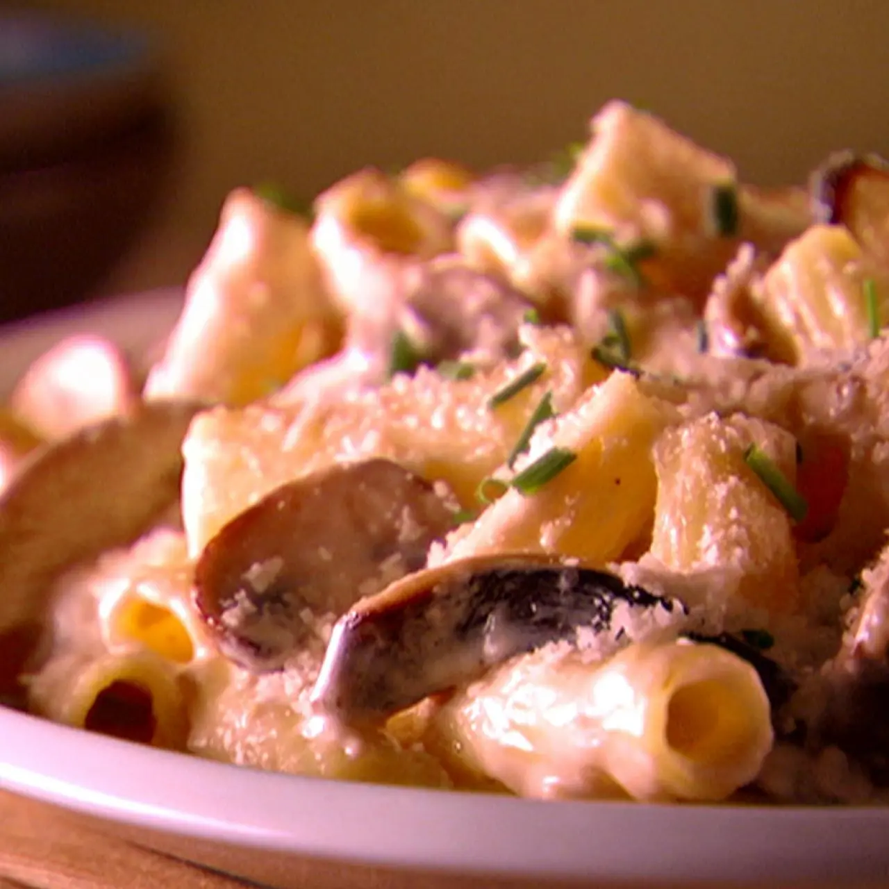 Rigatoni with Creamy Mushroom Sauce-image