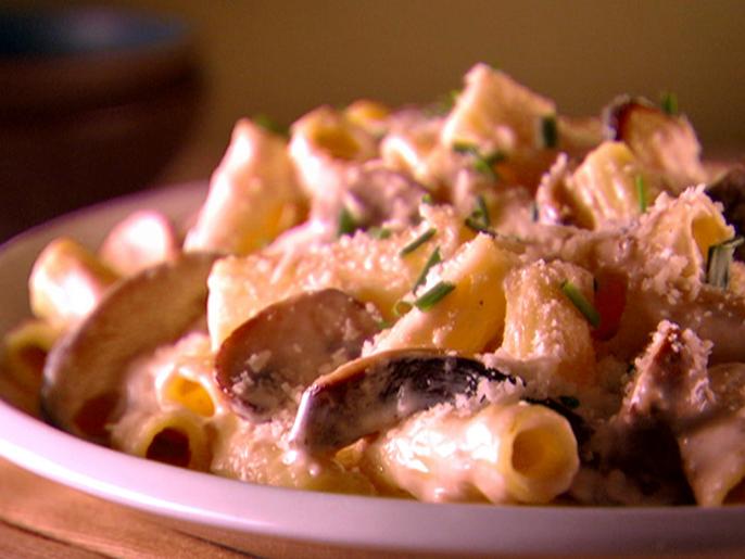 Rigatoni with Creamy Mushroom Sauce Recipe Giada De Laurentiis Food