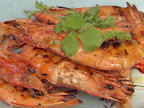 Grilled Prawns with Spicy Fresh Pepper Sauce