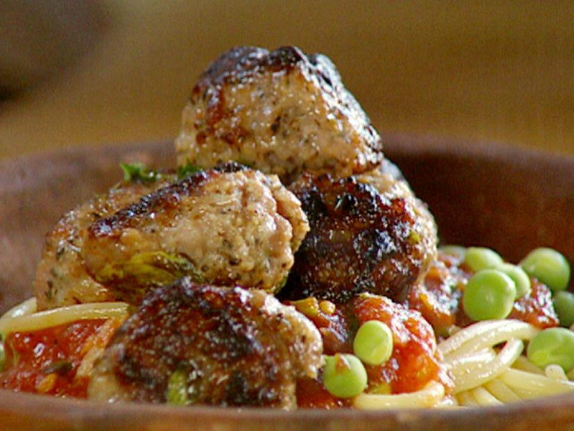 JH-0102
Quick Sausage Meatballs with a Tomato and Basil Sauce, Spaghetti and Sweet Raw Peas