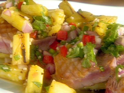 EE-1024
Grilled Yellow Fin Tuna with Grilled pineapple Salsa