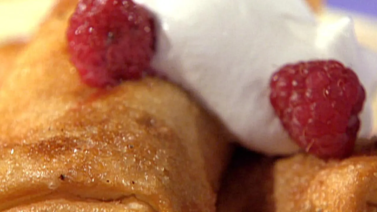 Guy's Chinese Cannoli