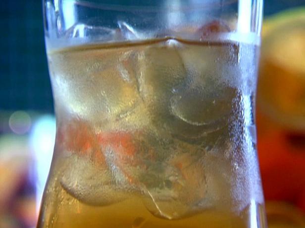 Refrigerator-Brewed Sweet Iced Tea