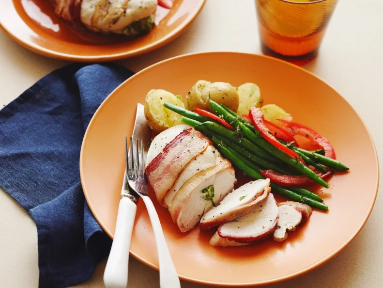 BACON WRAPPED BLUE CHEESE STUFFED CHICKEN, GREEN BEANS AND SMASHEDPOTATOES WITH GREEN ONIONS, Rachael Ray, 30 Minute Meals/Cordon Who?, FoodNetwork, Chicken Breasts, Blue Cheese Crumbles, Arugula, Baby Spinach, Bacon, BabyPotatoes, Green Beans, Tomatoes, Thyme, Olive Oil, Scallions, Chicken Stock
