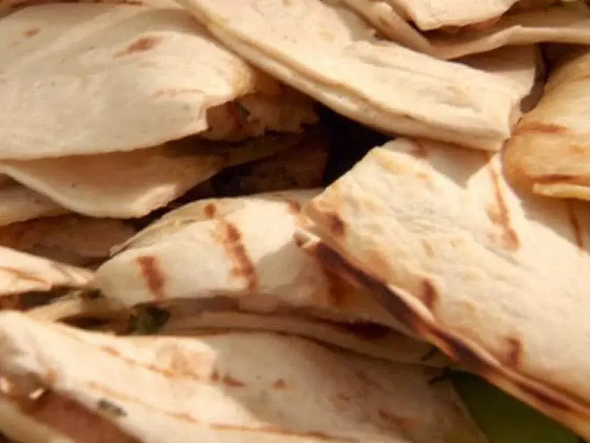 GT0110
Gordon and Gary's Pesto Chicken Quesadillas