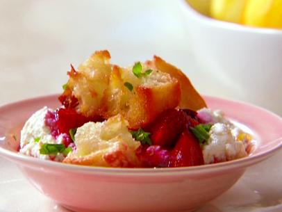 EI1210
Ricotta with Vanilla Sugar Croutons and Berries