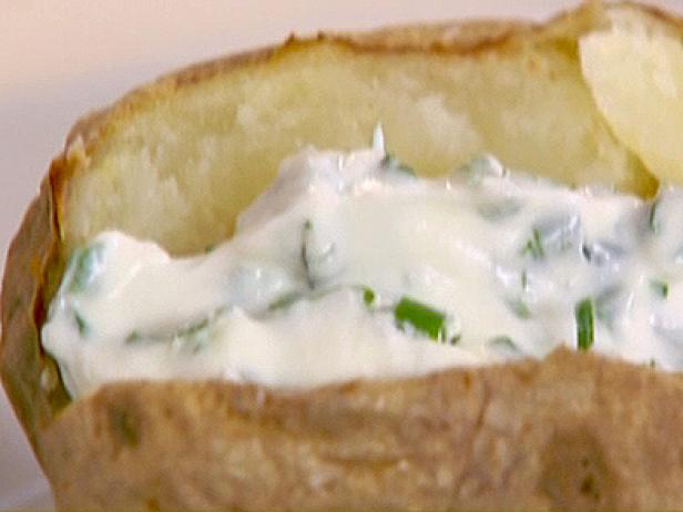 Baked Potatoes with Creamy Herb Topping_image