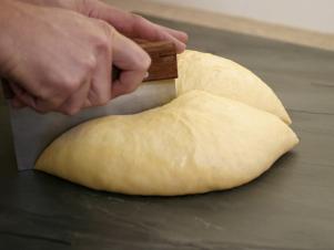 Cutting_dough_s4x3