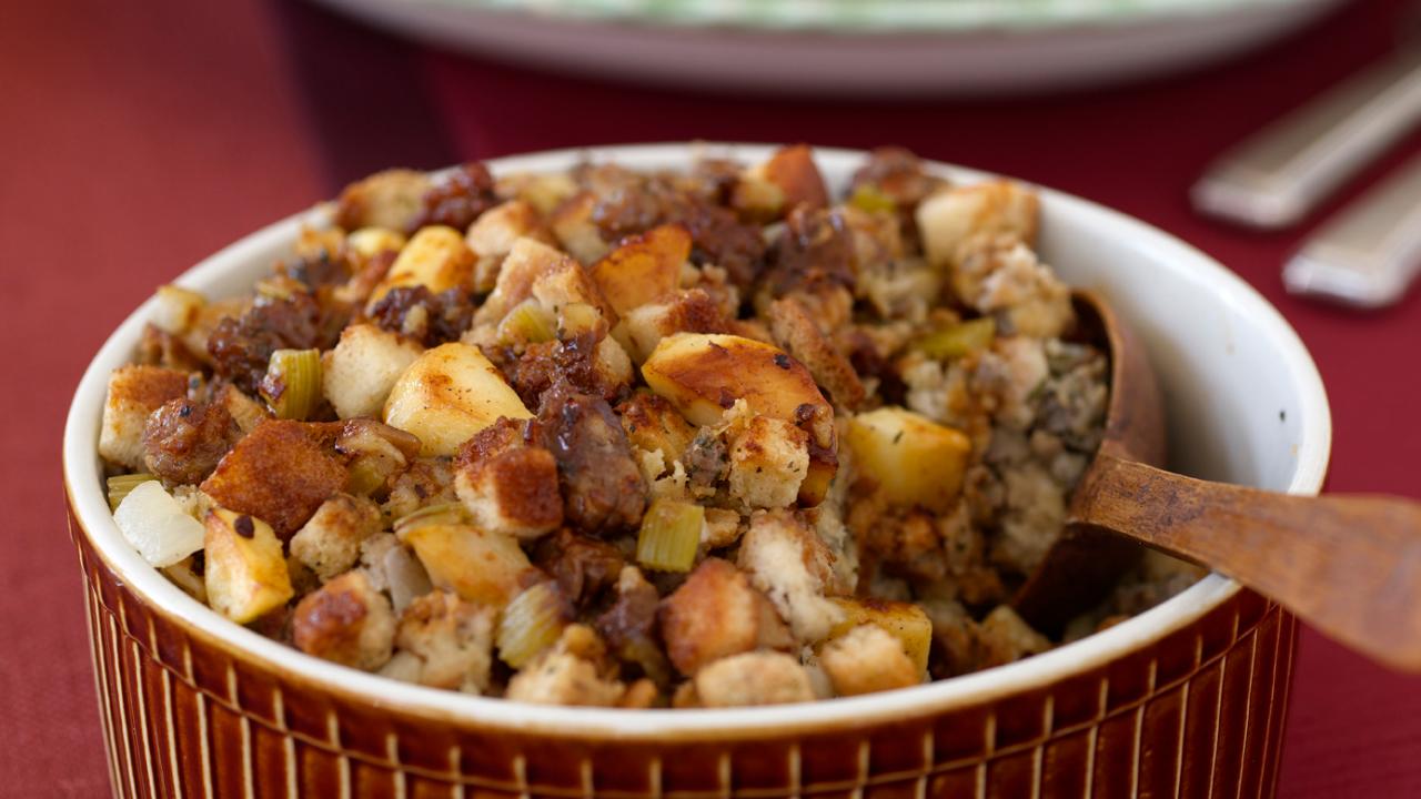 Sausage and Apple Dressing