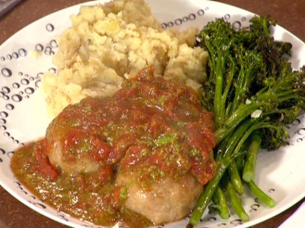 Mozzarella Stuffed Chicken Sausage Balls, Tomato-Basil Sauce, Cacio e Pepe Potatoes and Roast Broccolini